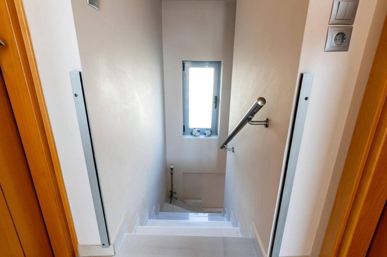 Elegant New Maisonette Near The Sea Aegina エクステリア 写真